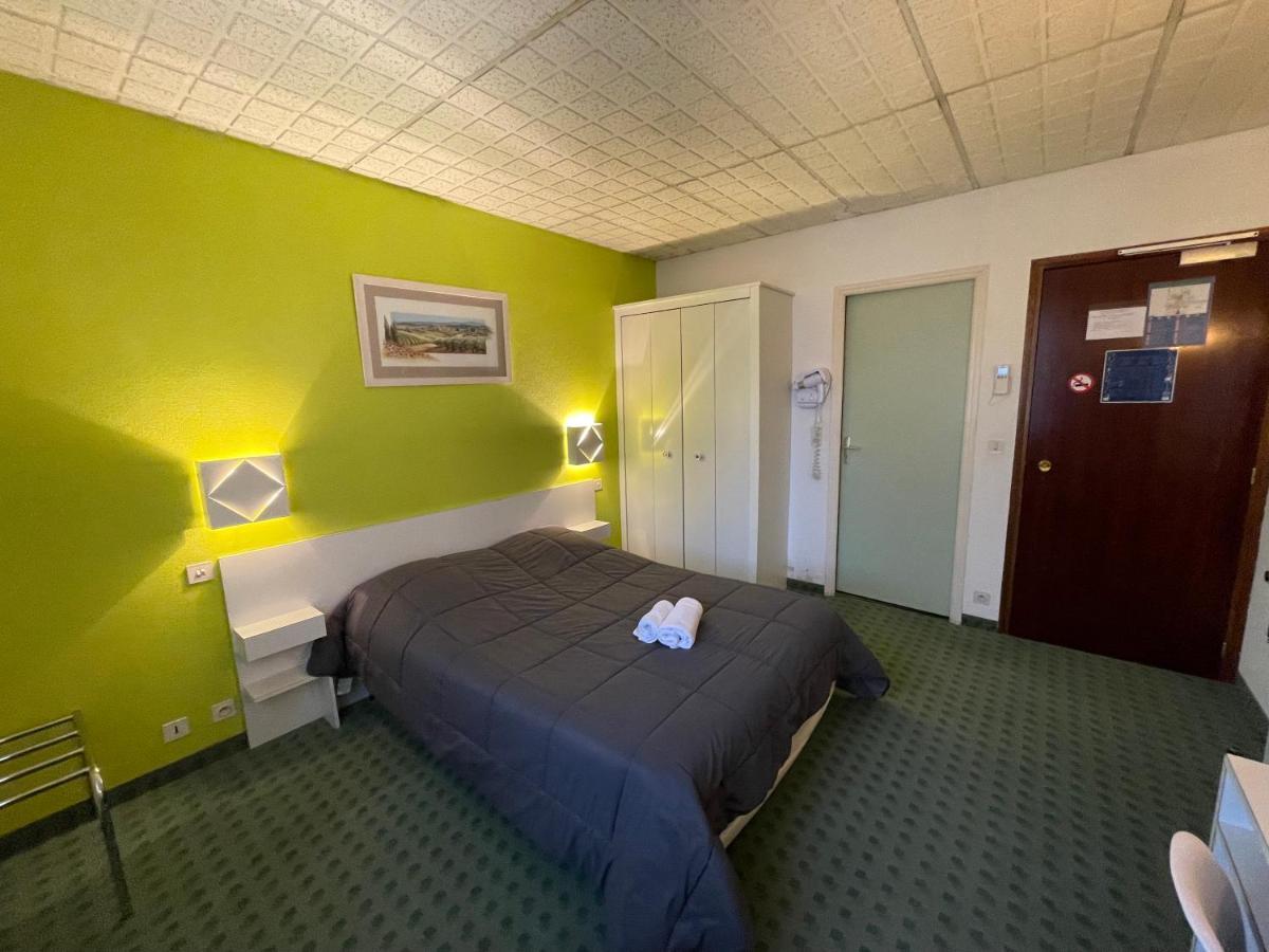 Hotel Les Chenes Систерон Экстерьер фото