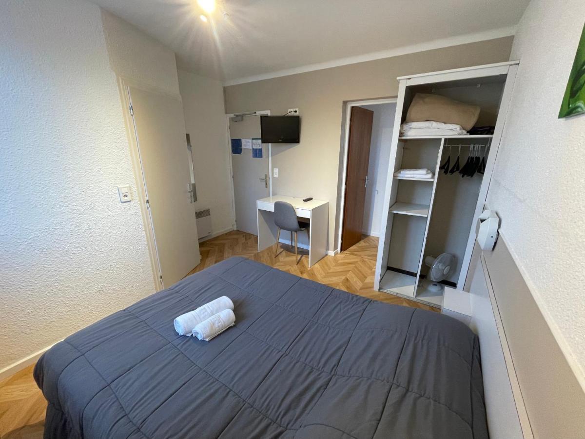 Hotel Les Chenes Систерон Экстерьер фото