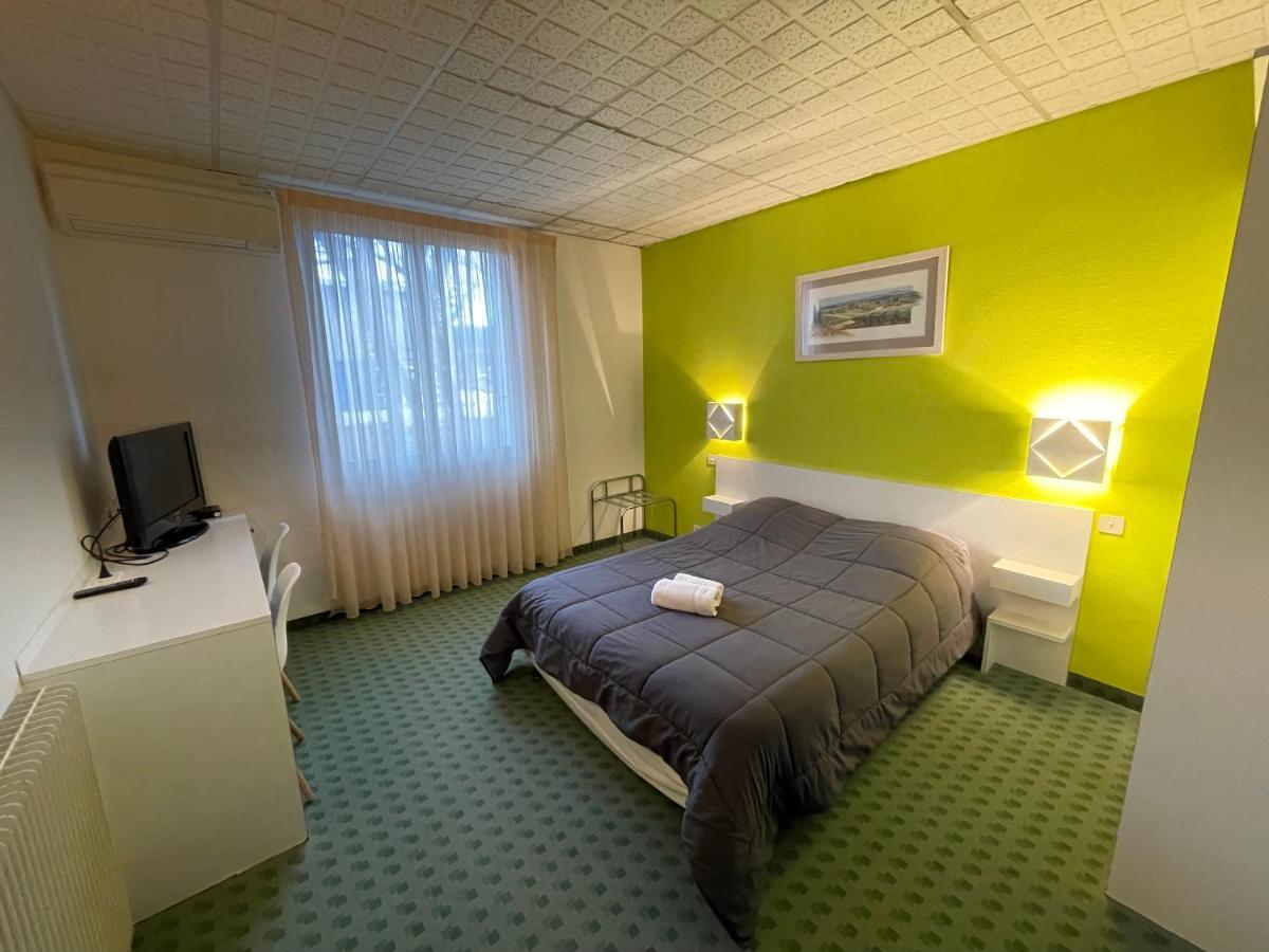 Hotel Les Chenes Систерон Экстерьер фото