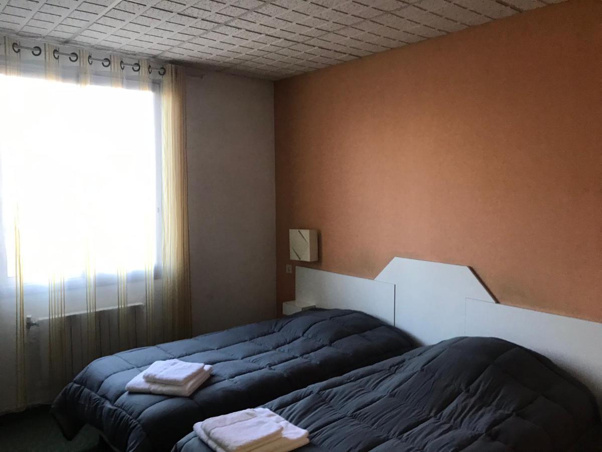 Hotel Les Chenes Систерон Экстерьер фото