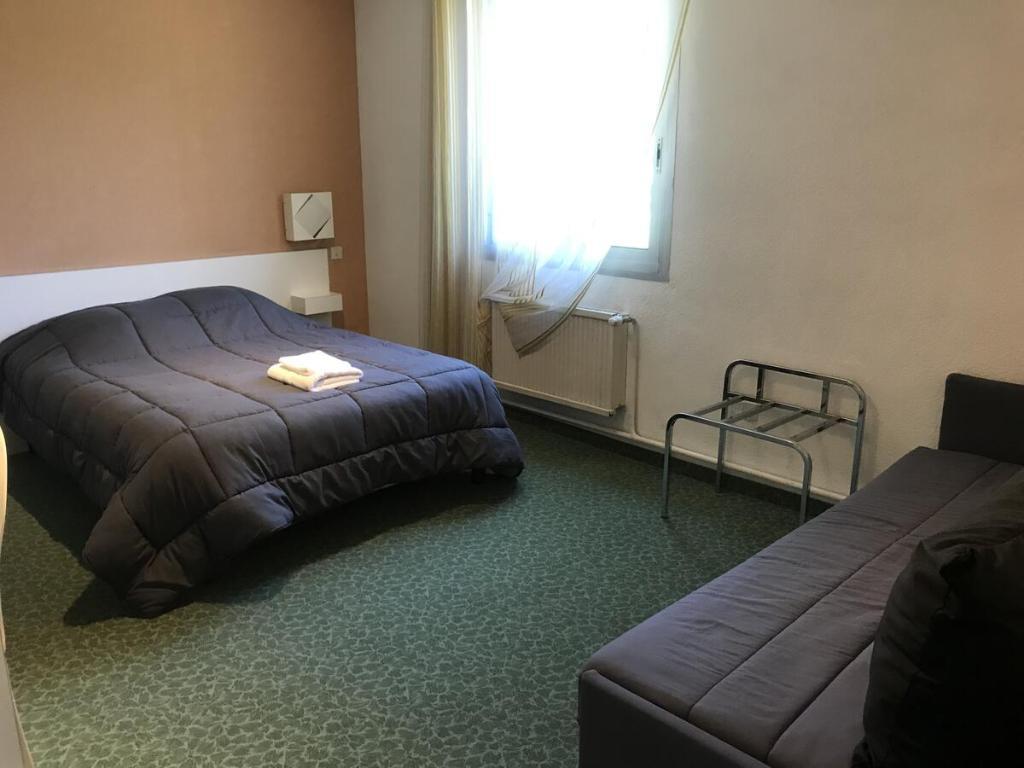 Hotel Les Chenes Систерон Экстерьер фото