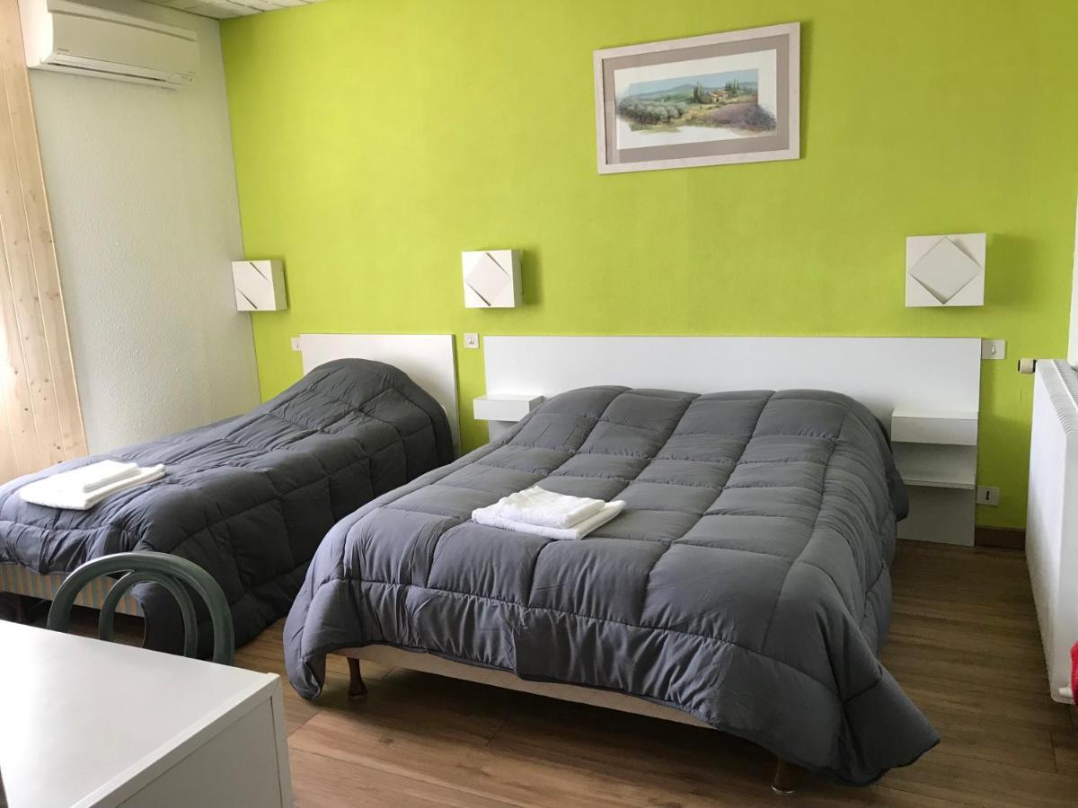 Hotel Les Chenes Систерон Экстерьер фото